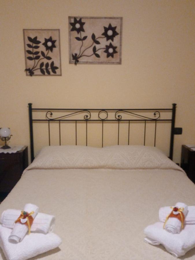 Bed and Breakfast L'Agrifoglio Di Emy Guspini Exterior foto